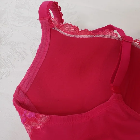 Victoria's Secret Body By Victoria Bra 34D - Picture 4 of 9